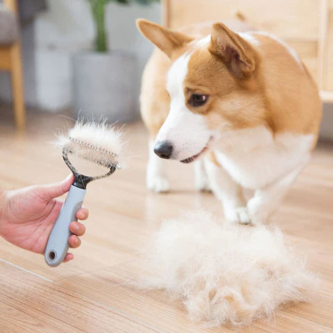 DE-SHEDDING BRUSH FOR DOGS & CATS